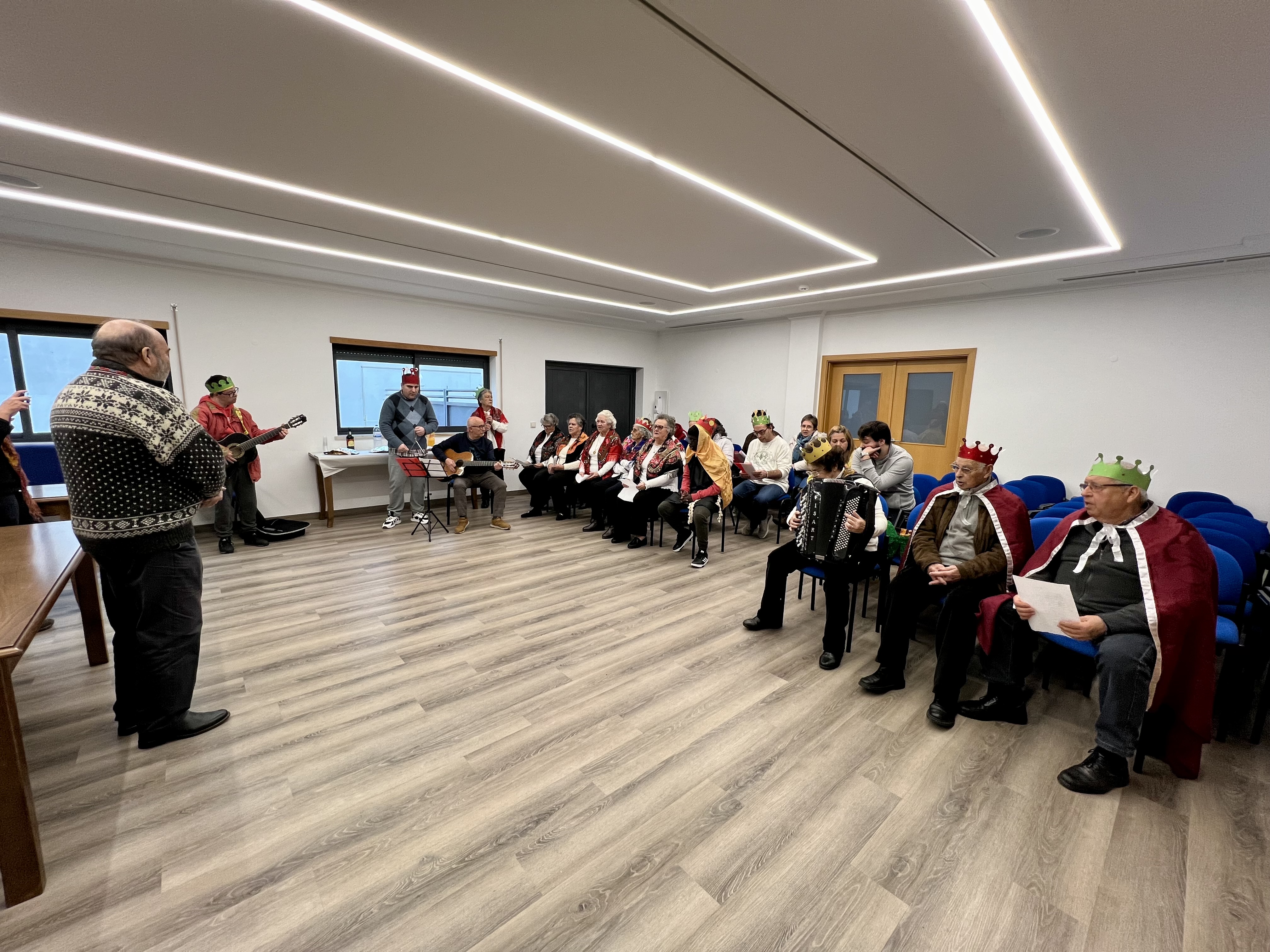 Dia de Reis, cantar as Janeiras e recordar tradições na Junta de Freguesia - CERE